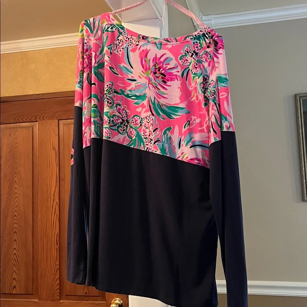 Floral Pink and NavyLong Sleeve Top Lilly Pulitzer - Picture 5 of 6